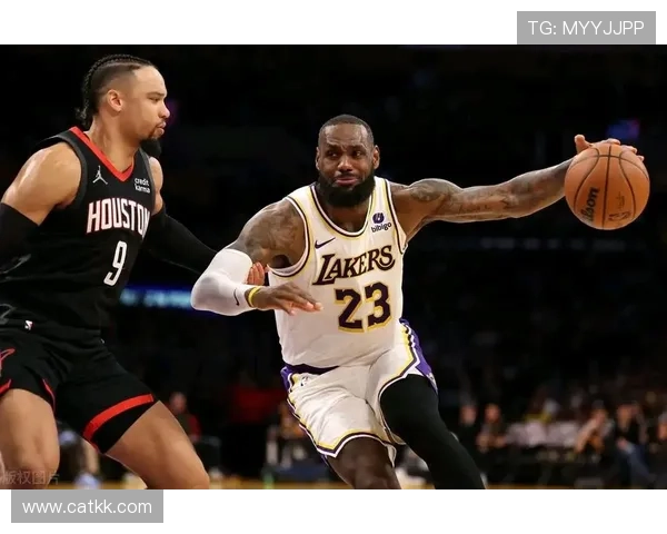 星条险胜福克斯绝杀詹姆斯8分 星条险胜福克斯绝杀詹姆斯8分