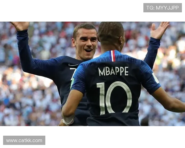 伊尔克汗：恰20是偶像 向其索要球衣